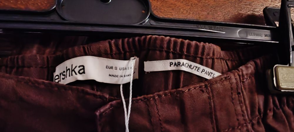 Pantaloni Bershka măr.S