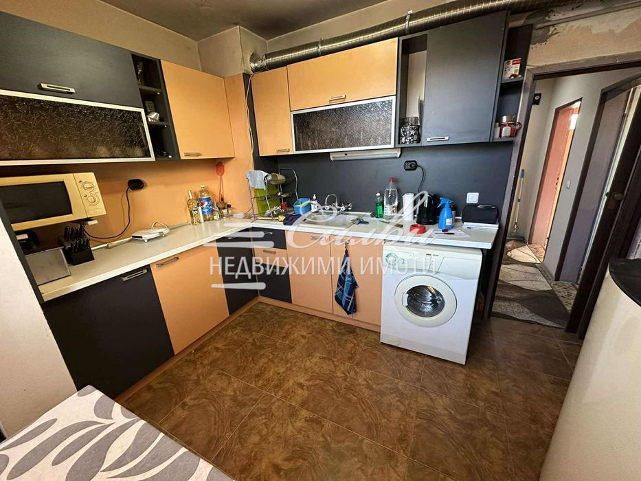 Двустаен апартамент - кв.Тракия