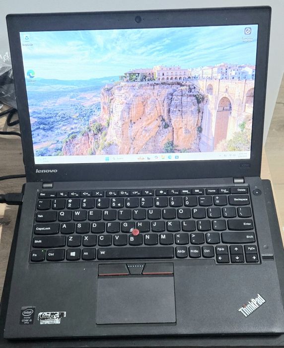 Laptop Lenovo X250 I5 5300u , SSDD , Windows 11 4GB Ram