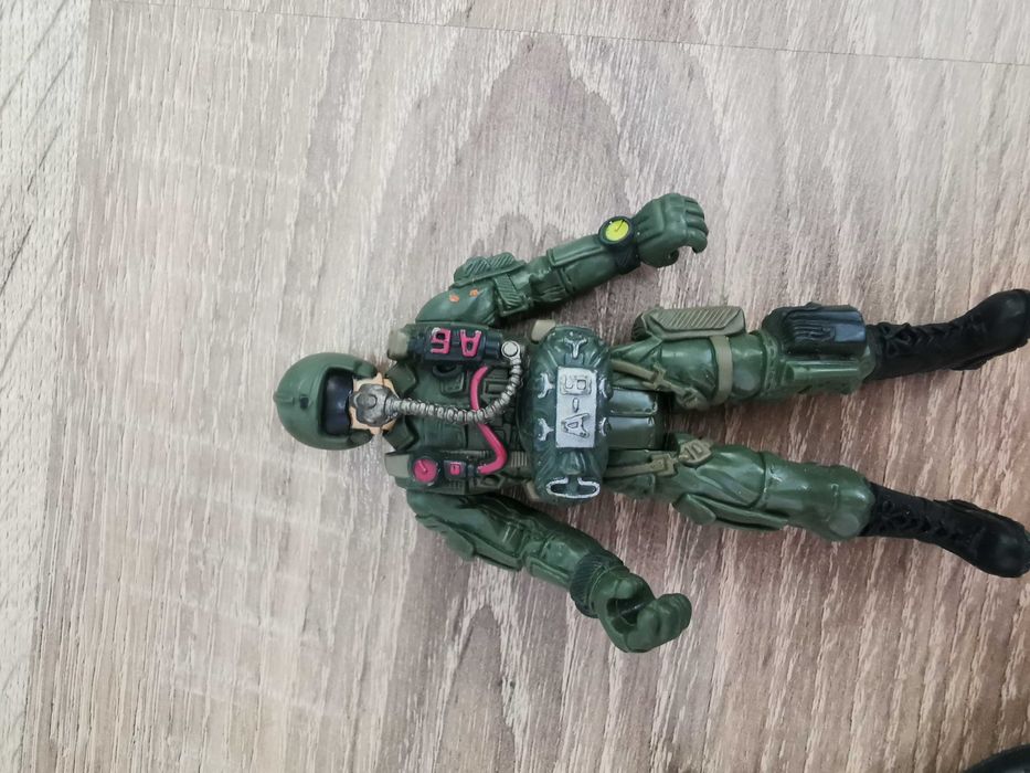 Продавам детски играчки уникат  от Германия - полицай на сафари,