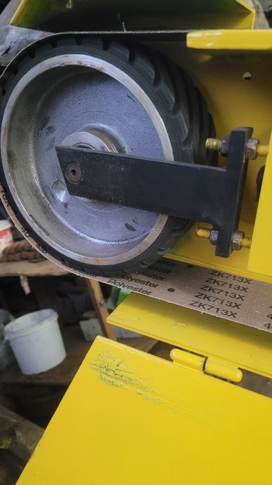 masina polizat cu banda smirghel polizor cu banda slefuit slaif