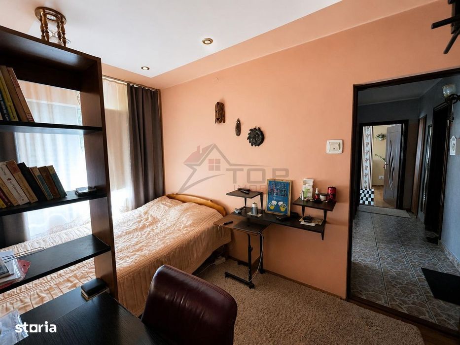 Vanzare apartament 3 camere - Podu Ros - etaj 2