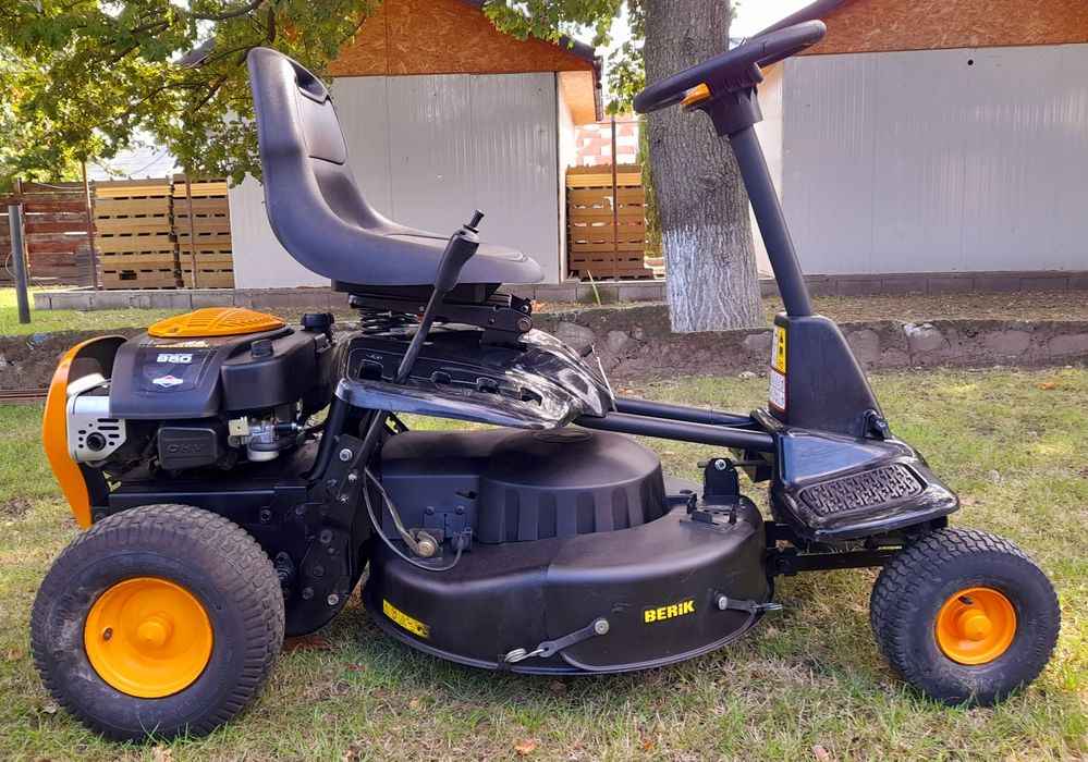 Tractoras tuns iarba Mcculoch M95 66CM Brigs&Stratton 5,5HP 4T