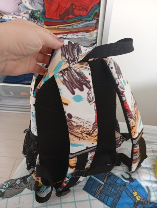 Ghiozdan nou,fără eticheta