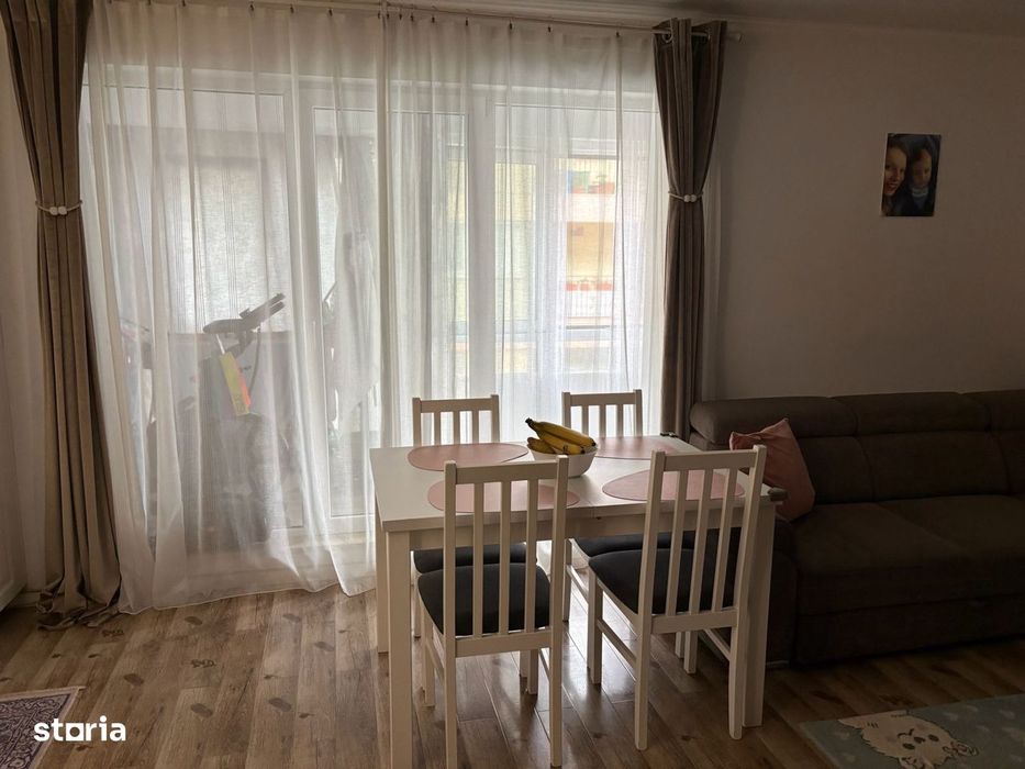 Apartament cu 3 camere,etaj 1,garaj de 30 mp
