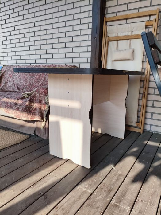 Шпонированный столик