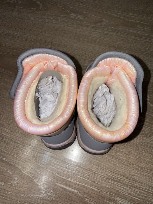 Продам детские зимние сапожки
