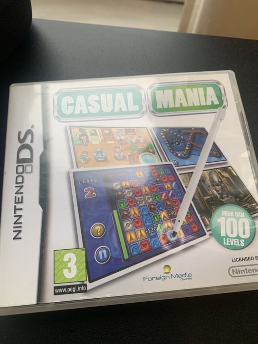 Nintendo DSi XL с много игри.