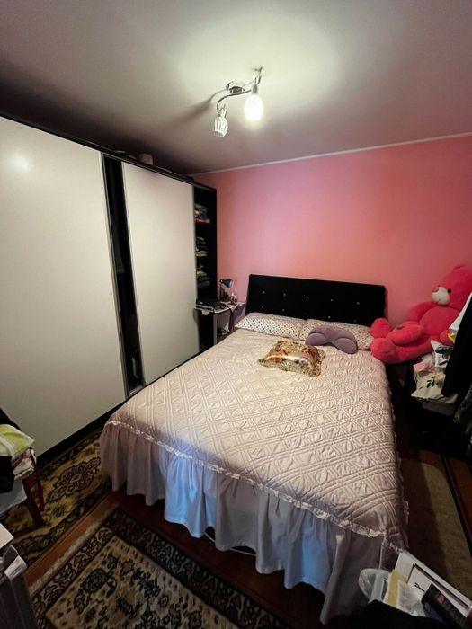 Vând casa în zona Căminul de Batrani