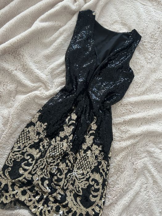 Дамска черна рокля с пайети