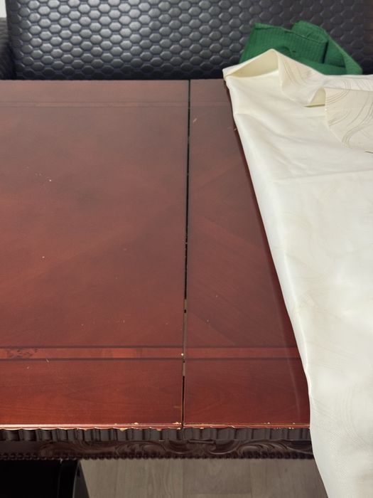 Продаётся стол со стульями