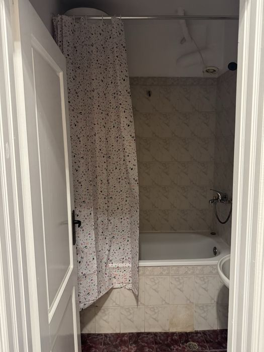 Дава се под наем Тристаен апартамент в с. Белащица, Област Пловдив - 82 кв.м за 510 € - Снимка #13