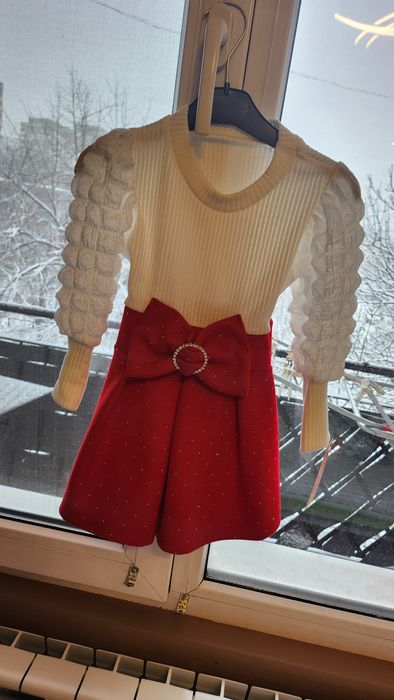 Детска официална рокля в червено