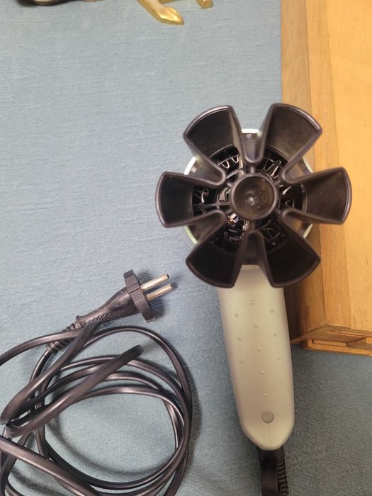 Uscator de par Braun