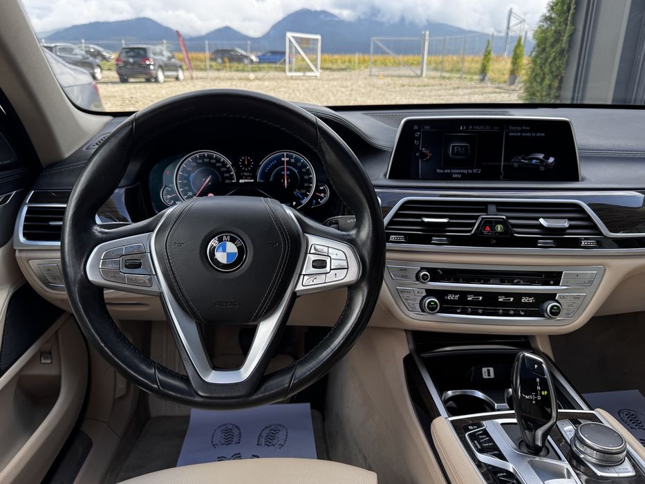 BMW Seria 7 740e  HarmanKardon TVA Deductibil