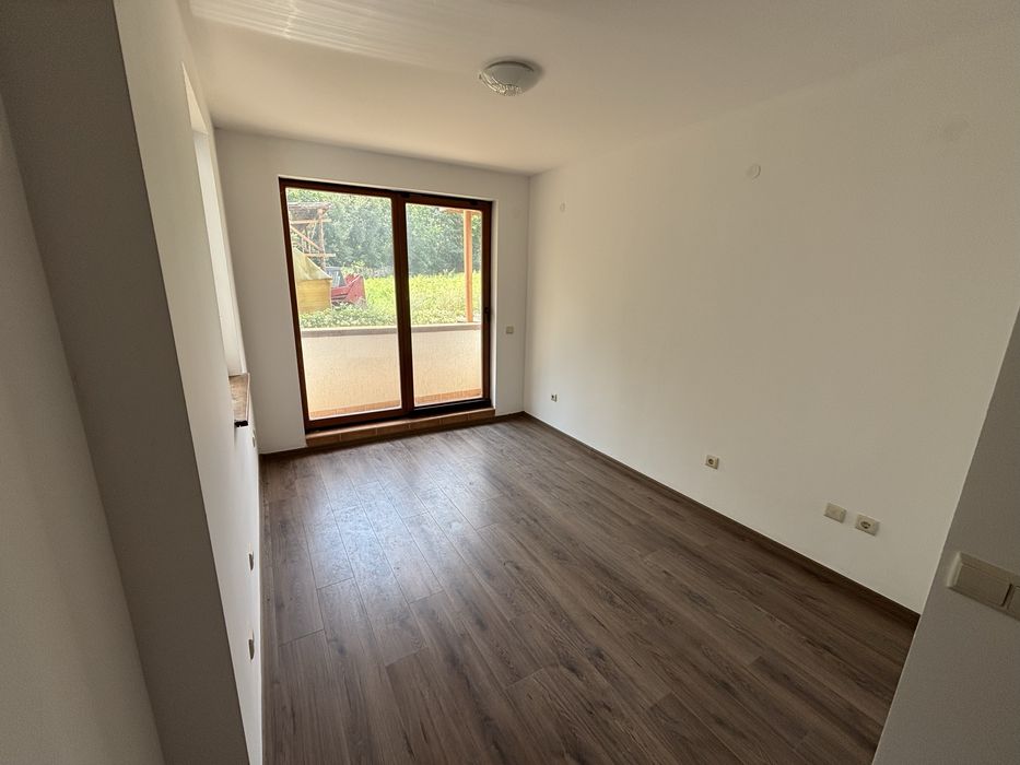 Тристаен в жилищна сграда с ниска такса поддръжка