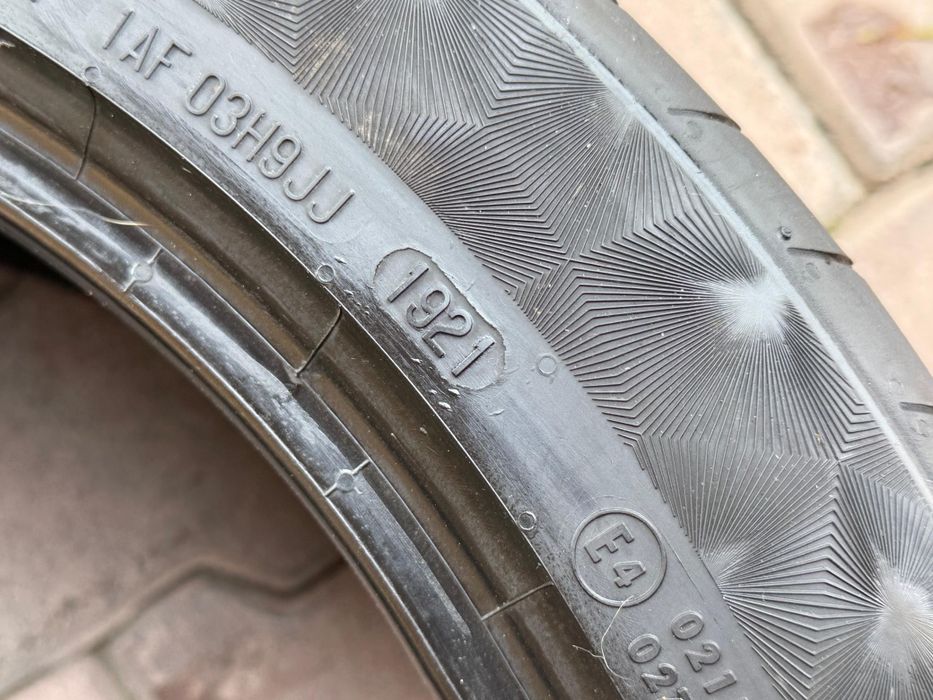 Continental Premium Contact 235/45 R18