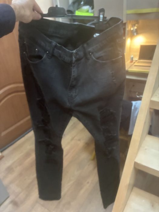 Blugi cu pietricele skinny