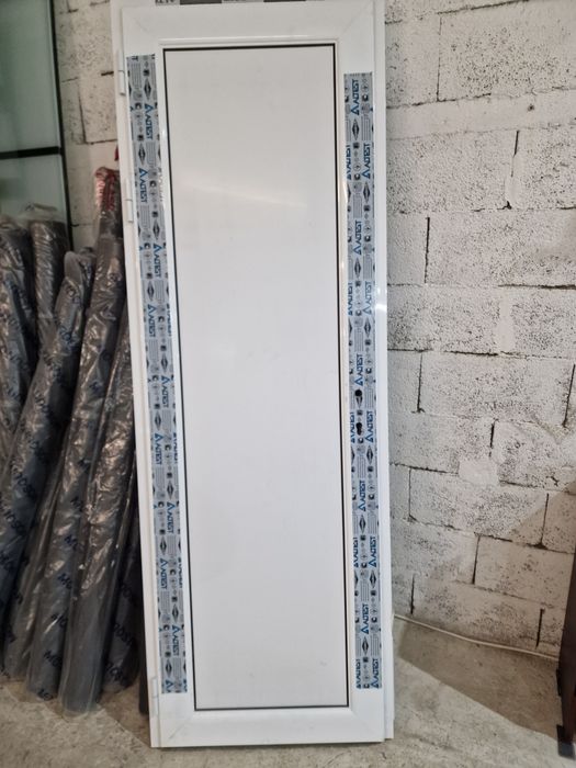 Алуминиеви и ПВЦ врати