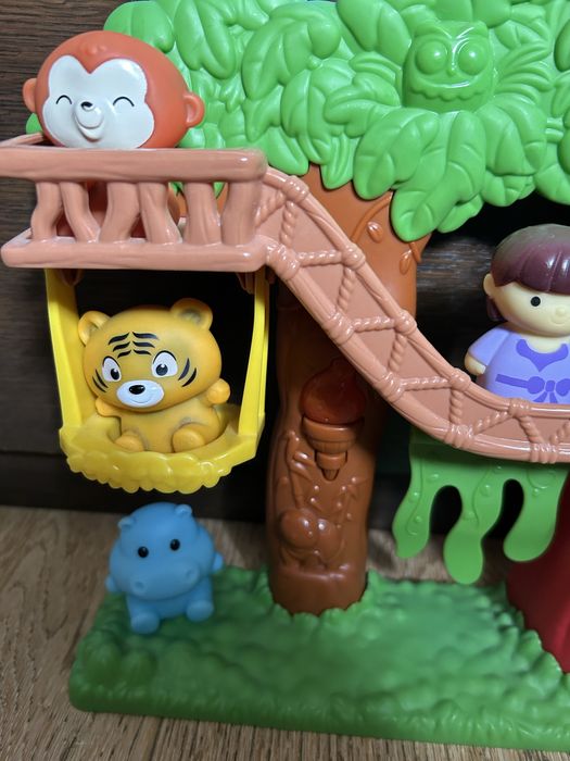 Музикална градина с 5 бр.гумени животни, човече и люлка