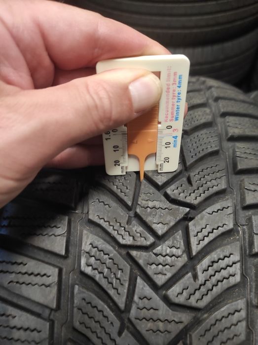 215/60/16 Dunlop/Pirelli