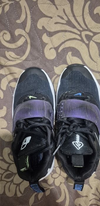 Маратонки и спорни обувки за момче