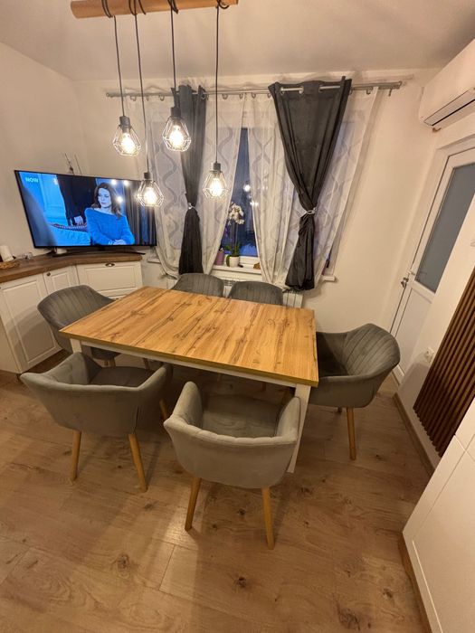 Трапезна маса и столове