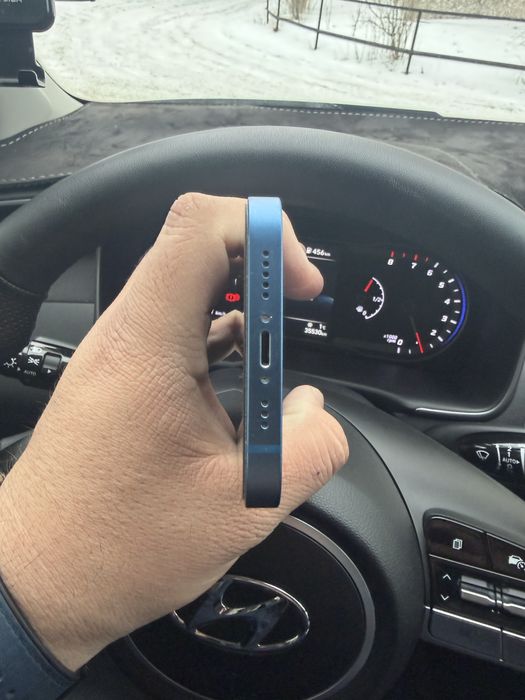 Продаю Айфон 13 в хорошем состоянии