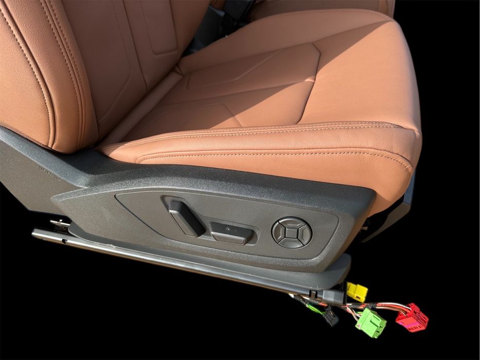 Audi Q3 83A кожен салон.