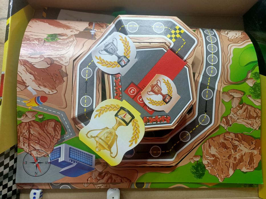 Игра гонки с фишками