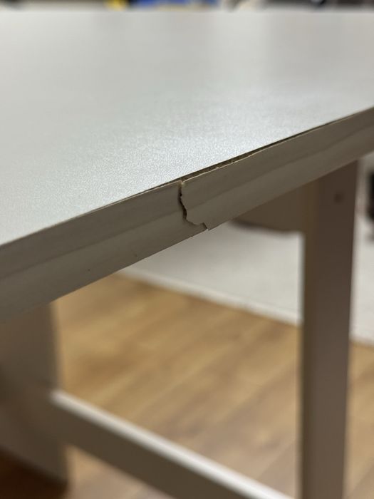 Продам стол книжку