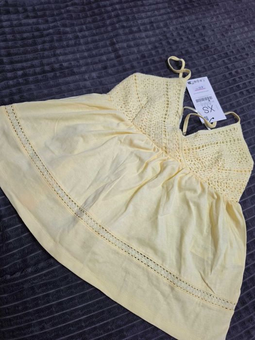 Дамски блузи и потници на Zara и Stradivarius