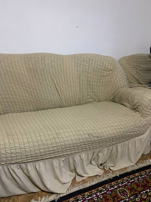 Диван сатылады  1 үлкен диван,2 кіші кресло