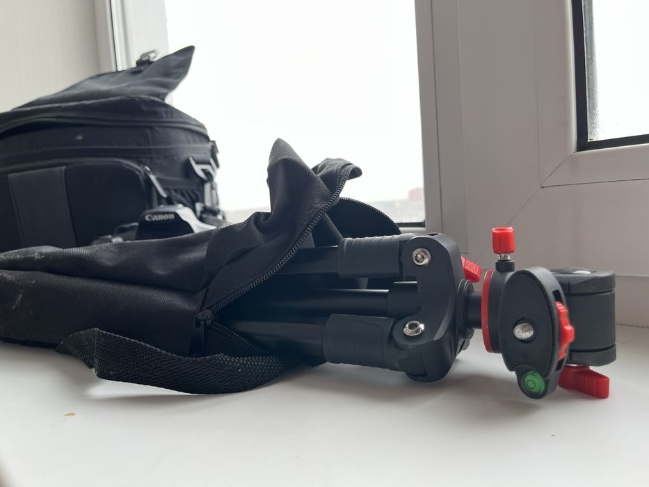 Фотоаппарат Canon EOS 1300D