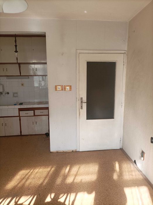 Продава се Тристаен апартамент в Стара Загора, Център - 68 кв.м за 1175 €/кв.м - Снимка #4