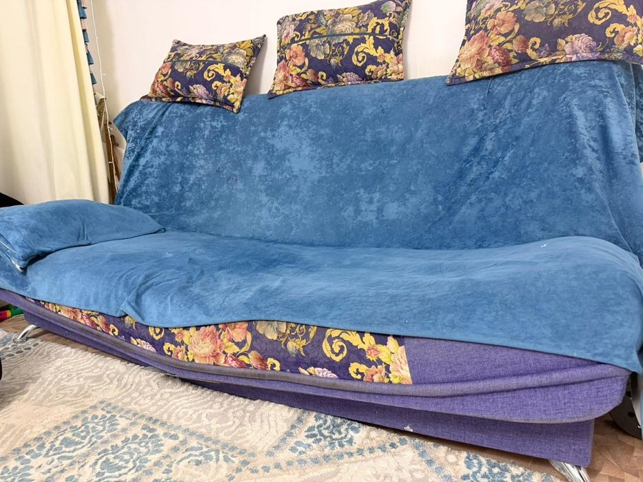 Диван мен екі кресло