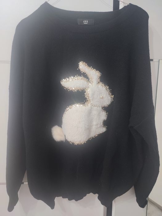 Дамски черен пуловер