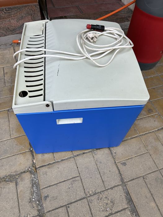 Хладилник тип ракла на 12v,220v и газ