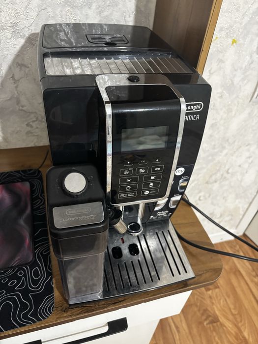 Кофемашина Delonghi