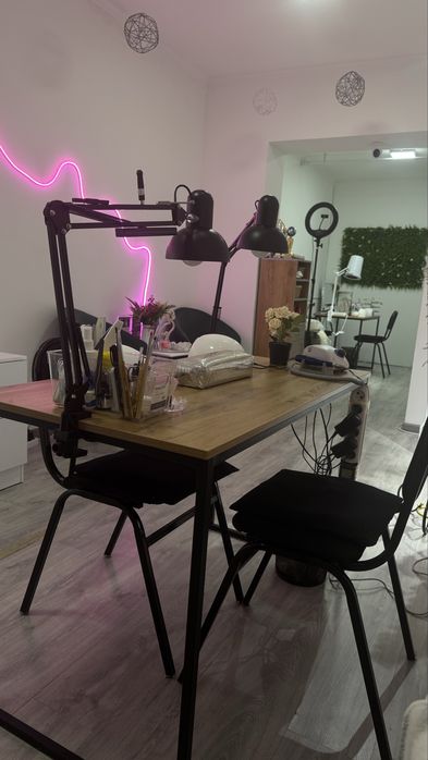 Сдаю места для мастера маникюра