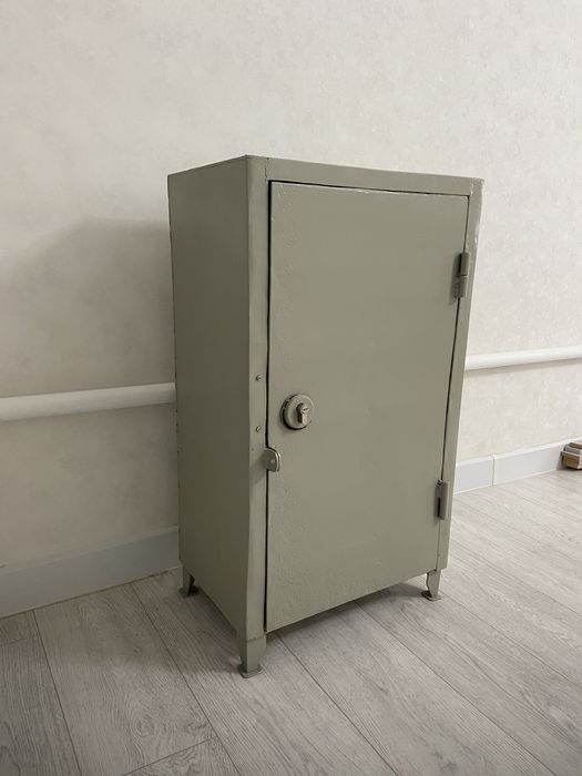 Сейф металлический