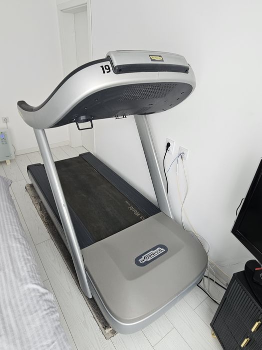 Рециклирана бягаща пътека Technogym Excite Run 900, LED дисплей