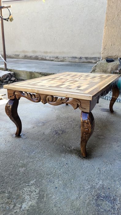 Stol sotiladi ishlatilmagan