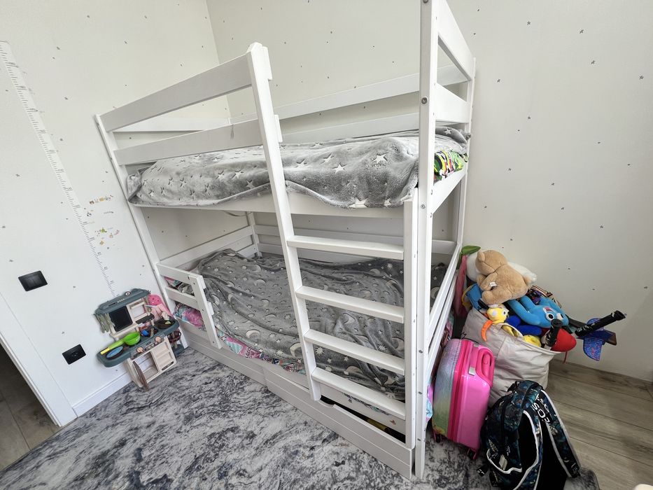 Детская двухярусная кровать