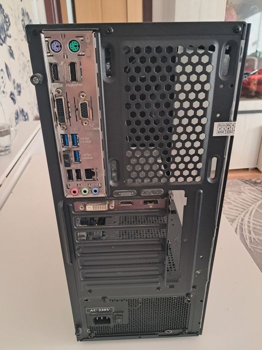 Pc gaming in stare buna+tastatura+casti