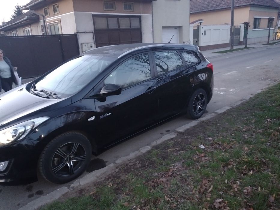 HYUNDAI i30