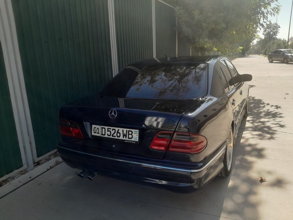 210 MERSEDESS 4.3 AMG  abves