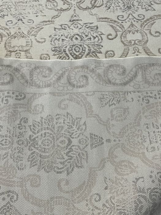 Продам 2 одинаковых ,небольших ковра