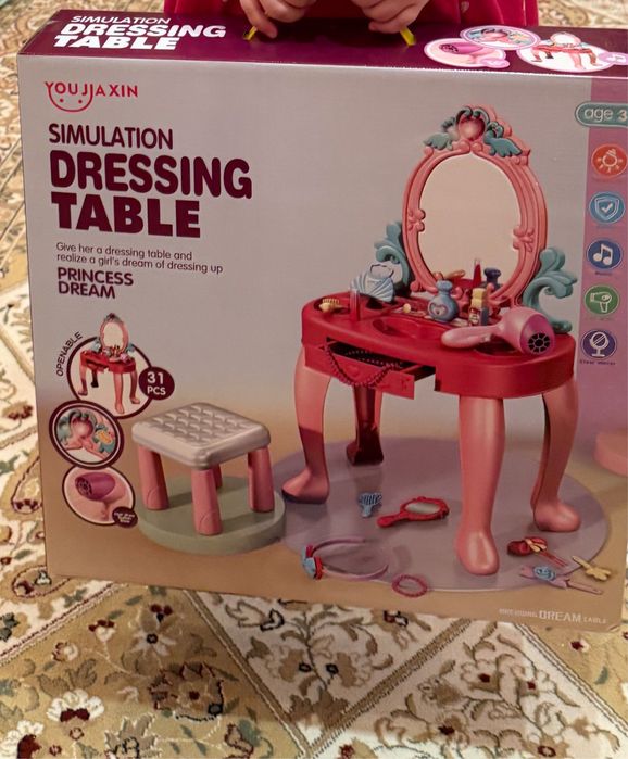 Косметический столик,коляска.