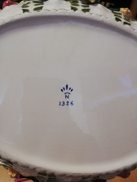 Два супника Capodimonte